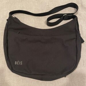 BÉIS The Carryall Crossbody in Black